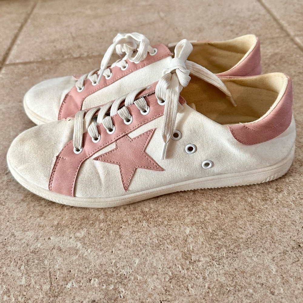 Canvas Pink Star Sneaker